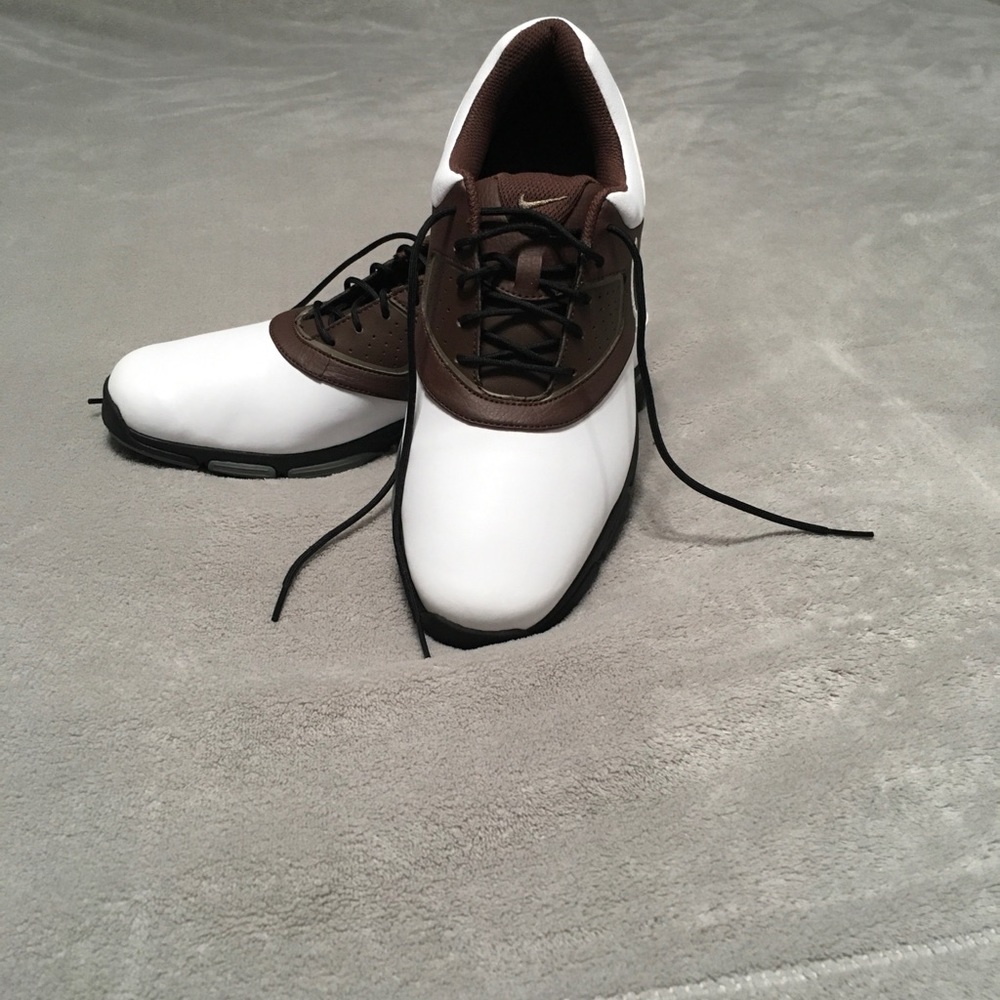 Nike 10.5 Golf Shoes